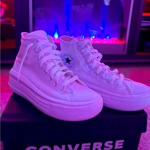 Women’s high top, platform chuck taylor